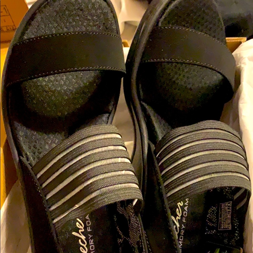 Sketchers Callie with memory foam heel